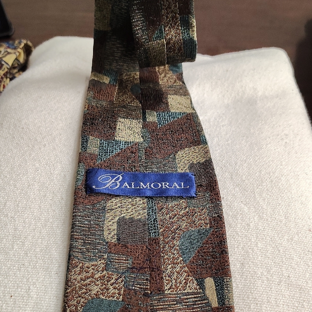 Geometric Patterned Tie - Brown and Blue - Picture 2 of 2